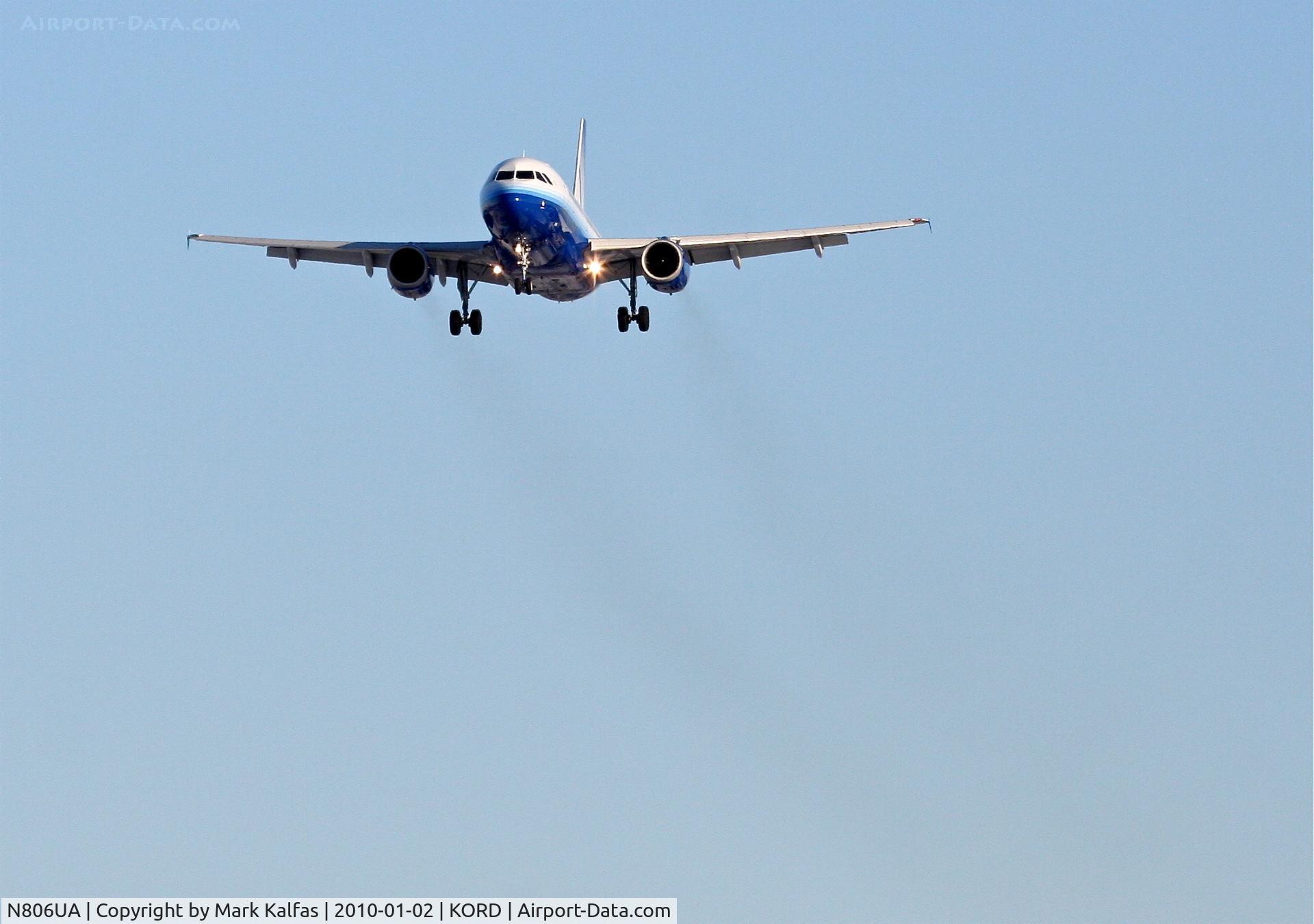 N806UA, 1998 Airbus A319-131 C/N 788, United Airlines Airbus A319-131, UAL683, arriving KORD 27L from KMSP.