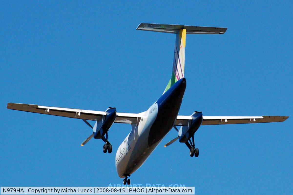 N979HA, 1994 De Havilland Canada DHC-8-103 Dash 8 C/N 373, At Maui
