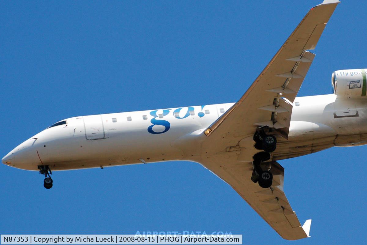 N87353, 1999 Canadair CRJ-200LR (CL-600-2B19) C/N 7353, At Maui