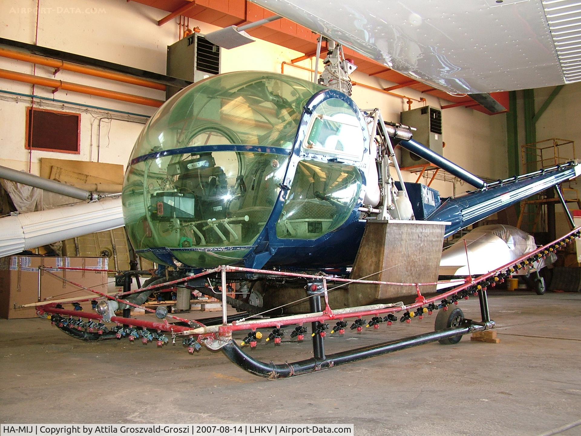 HA-MIJ, 1962 Hiller HT.2 C/N 2262, Kaposújlak airport, Hungary