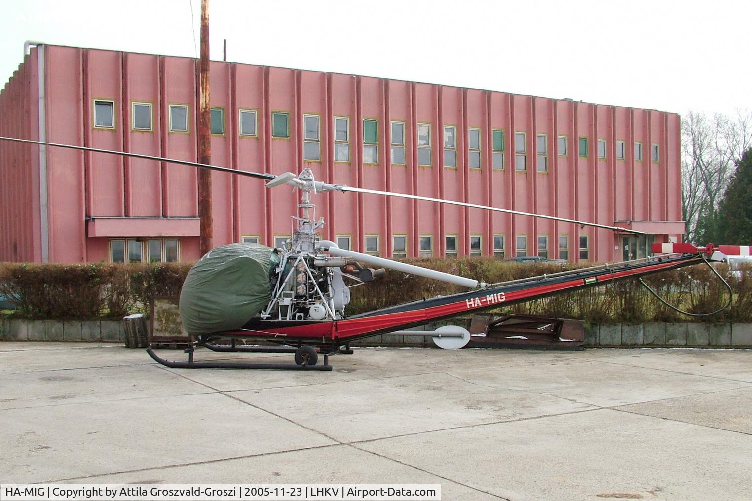 HA-MIG, 1959 Hiller UH-12D C/N 1145, Hungary-Kaposújlak airport.
