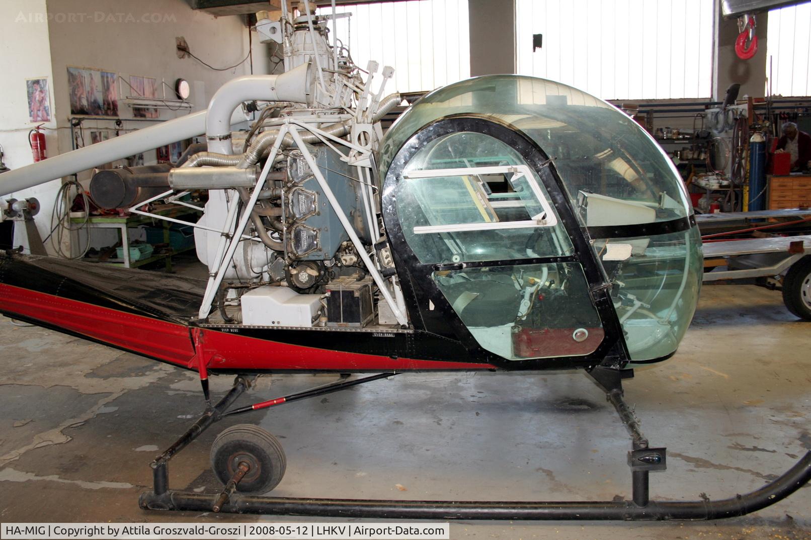 HA-MIG, 1959 Hiller UH-12D C/N 1145, Hungary-Kaposújlak airport hangar