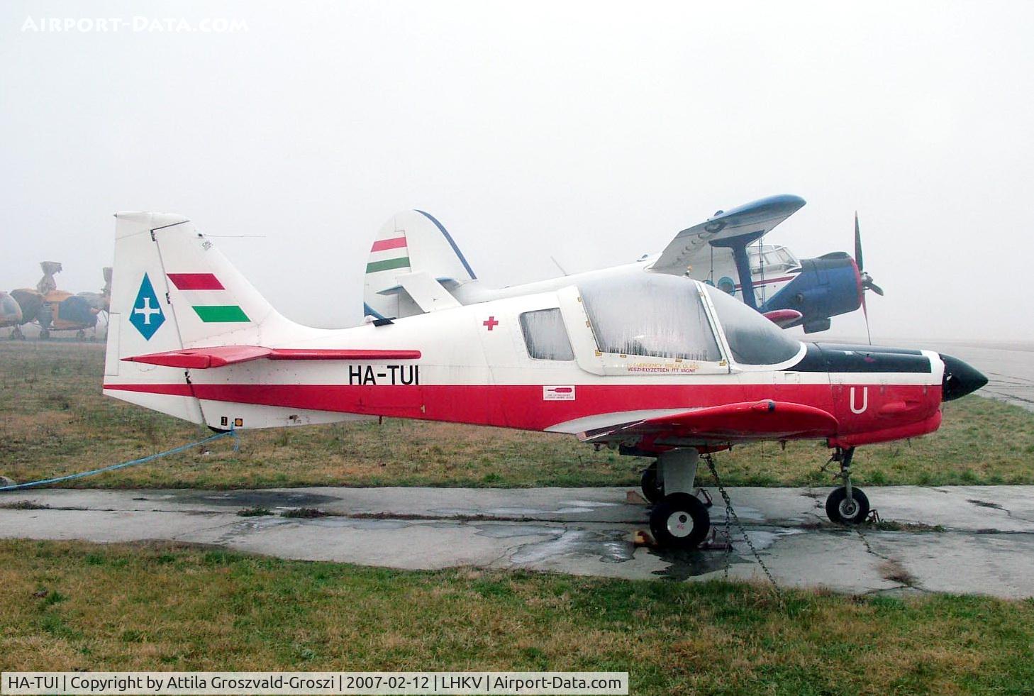HA-TUI, 1982 Scottish Aviation Bulldog T.1 C/N BH120/219, Hungary-Kaposújlak airport.