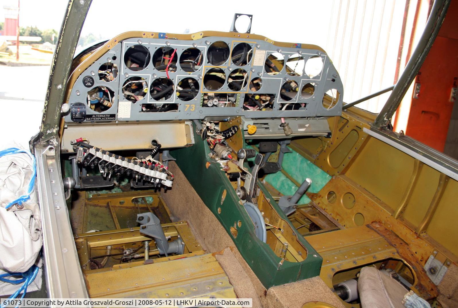 61073, 1972 Scottish Aviation FPL61C (Sk.61D) Bulldog C/N 191, Hungary-Kaposújlak airport hangar - Cocpit
