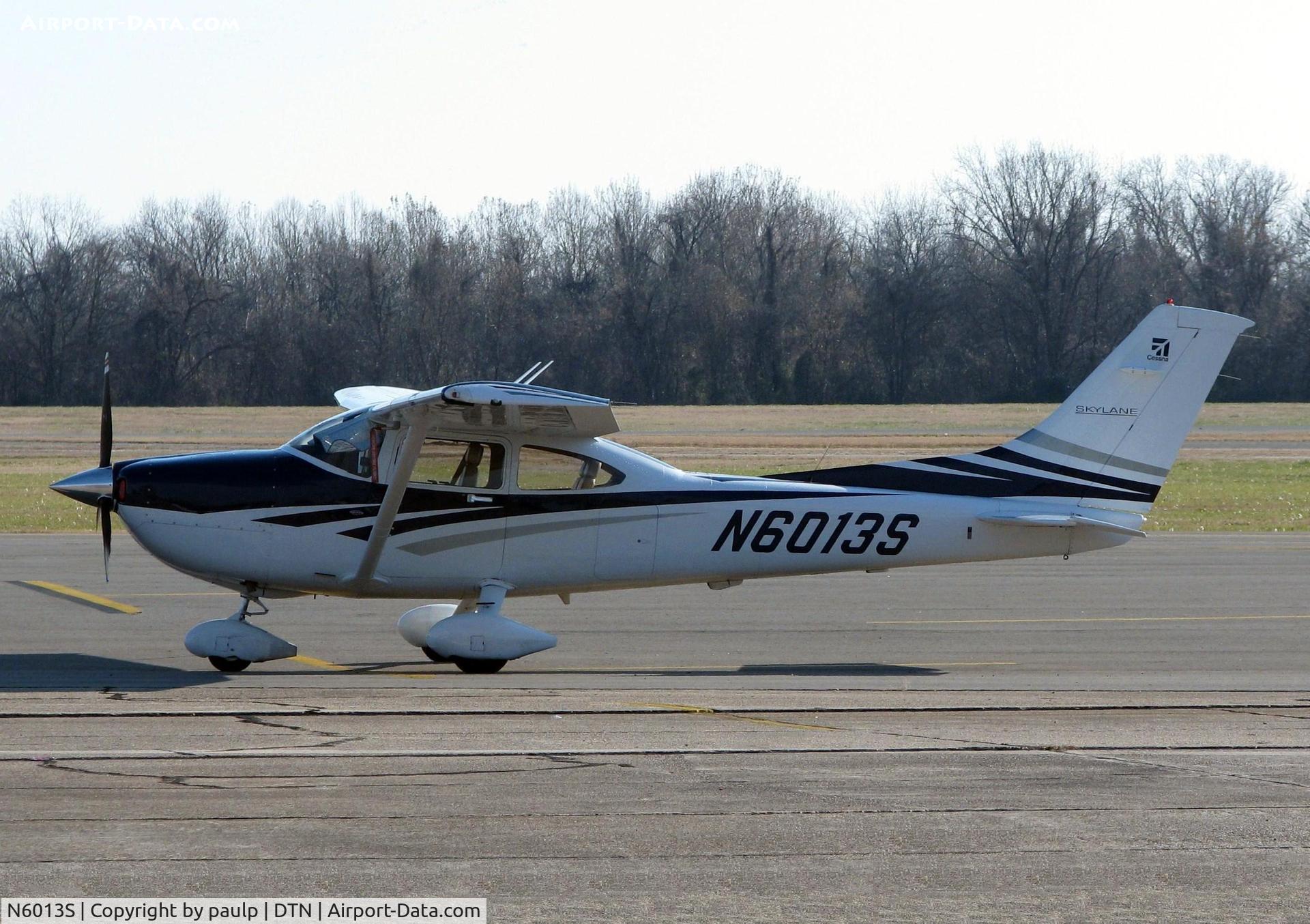N6013S, 2006 Cessna 182T Skylane C/N 18281797, At Downtown Shreveport.
