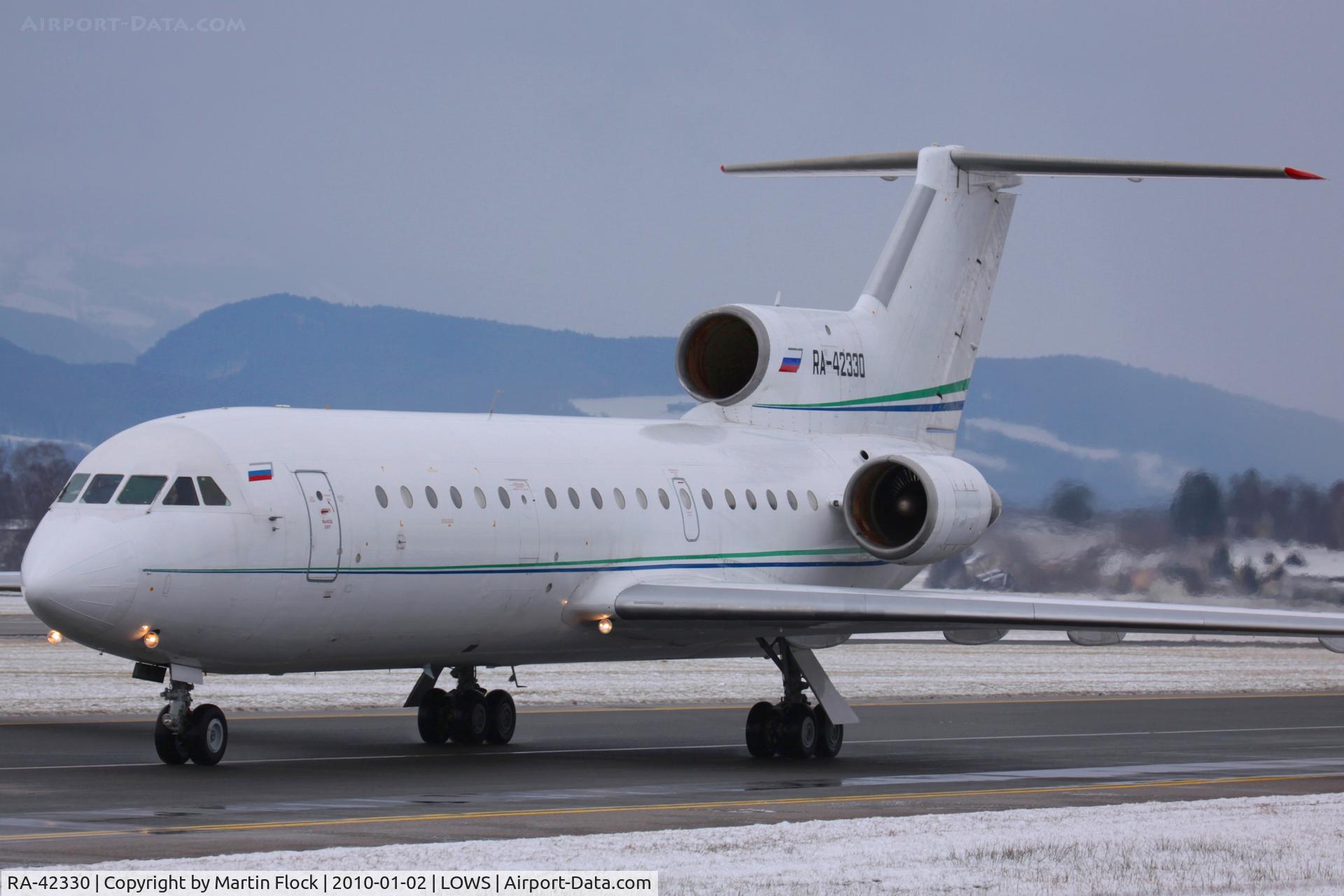 RA-42330, Yakovlev Yak-42D C/N 4250422505122, .