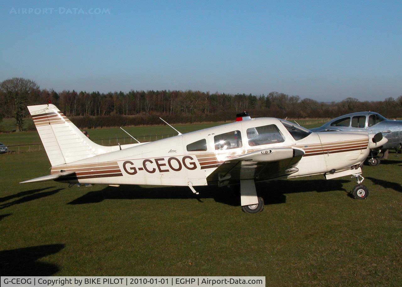G-CEOG, 1989 Piper PA-28R-201 Cherokee Arrow III C/N 2837025, NEW YEARS DAY FLY-IN