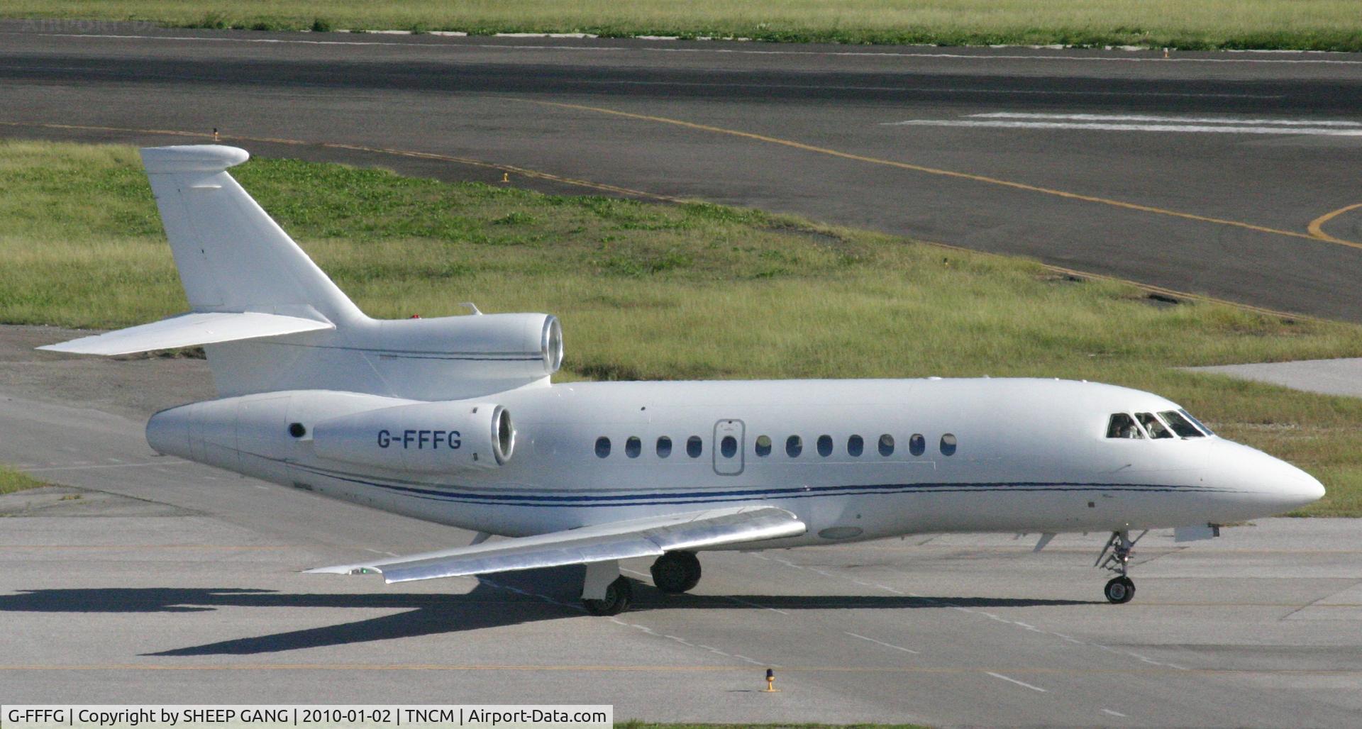 G-FFFG, 2005 Dassault Falcon 900EX C/N 155, G-FFFG taxig to the holding point alpha for take off