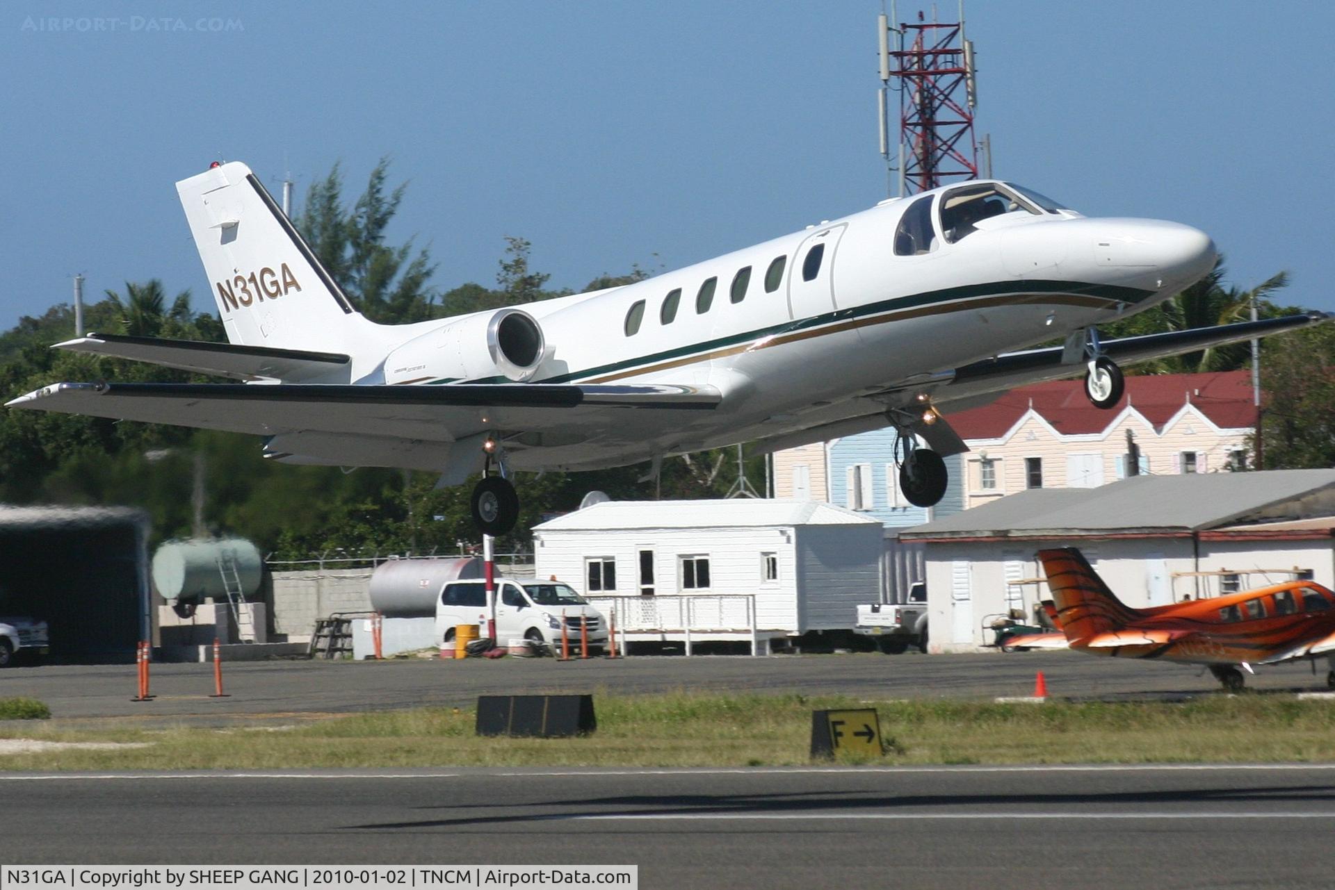 N31GA, 1981 Cessna 550 C/N 550-0221, N31GA departing TNCM