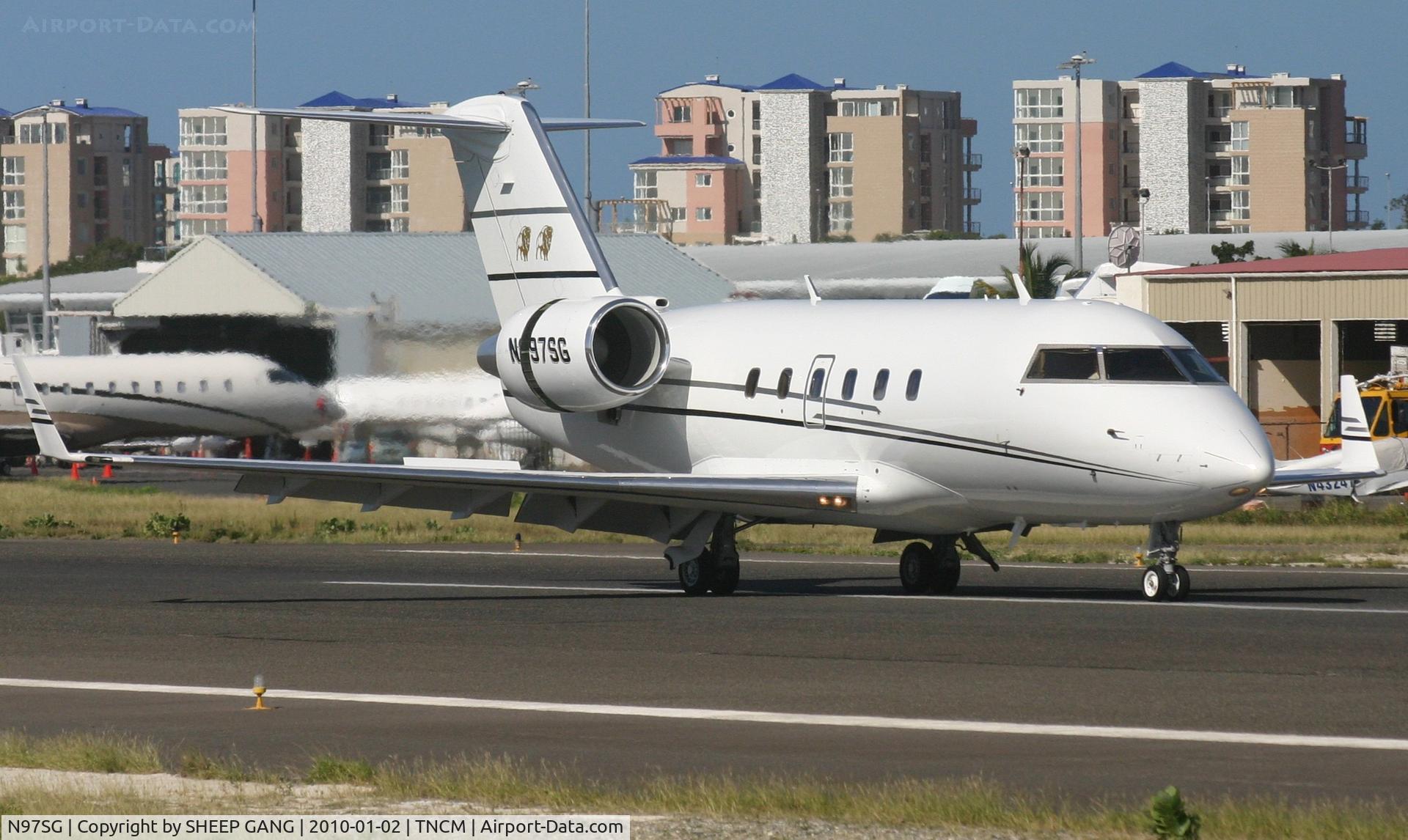 N97SG, 1986 Canadair Challenger 601 (CL-600-2A12) C/N 3051, N97SG Just landed at TNCM