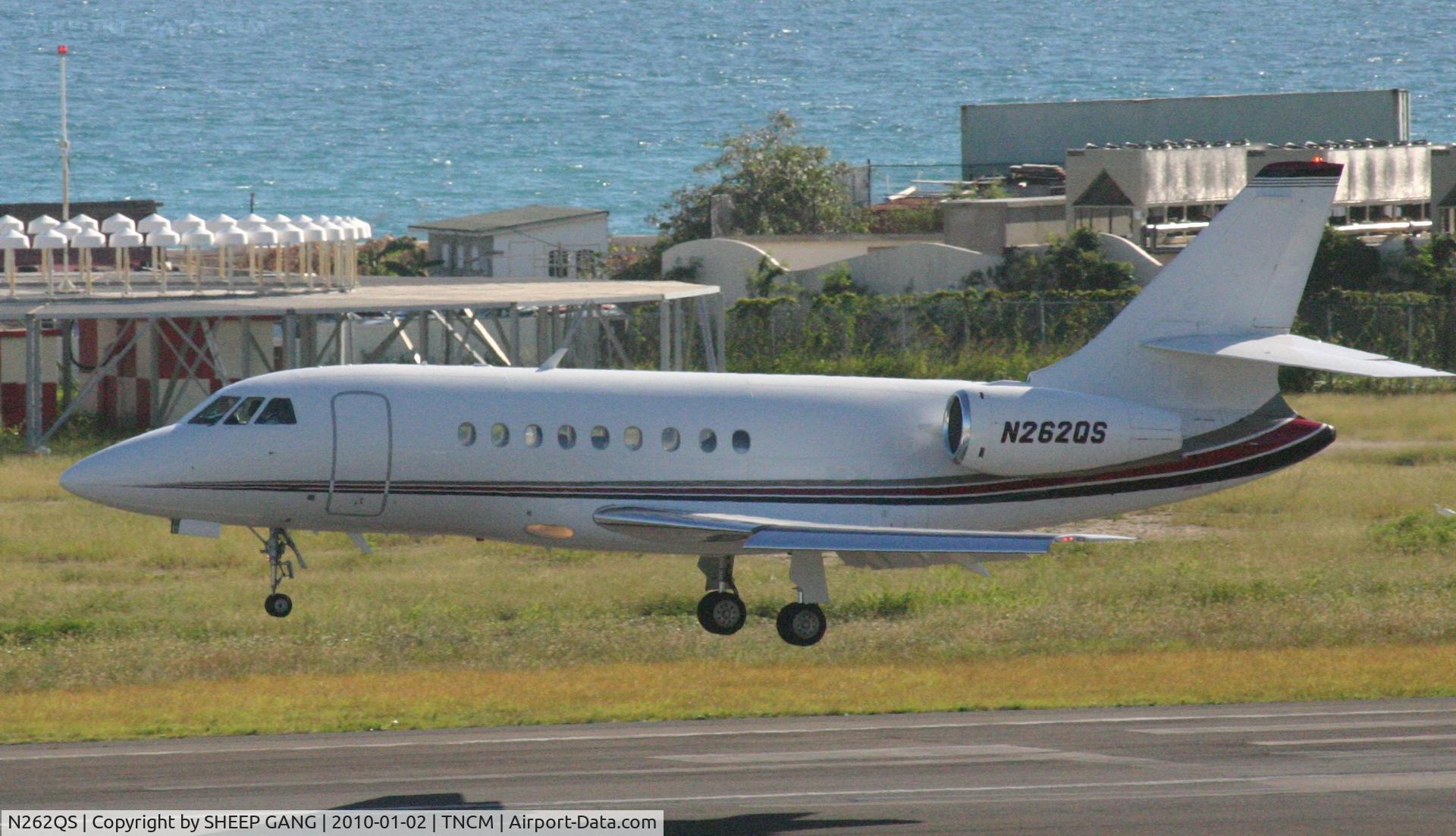 N262QS, 2001 Dassault Falcon 2000 C/N 162, N262QS landing at TNCM runway 10