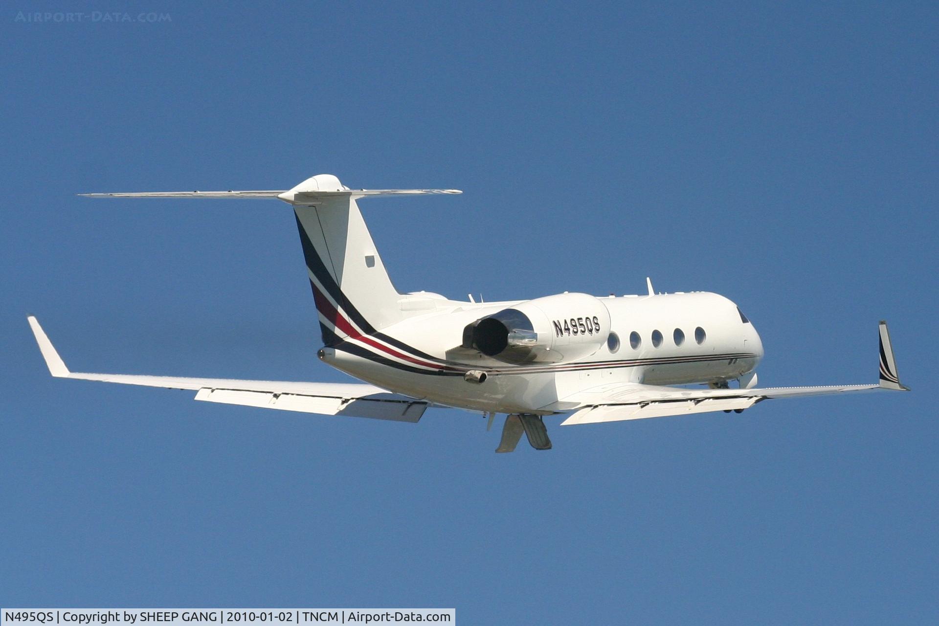 N495QS, 1996 Gulfstream Aerospace G-IV C/N 1295, N495QS main landing gear in and the doors next