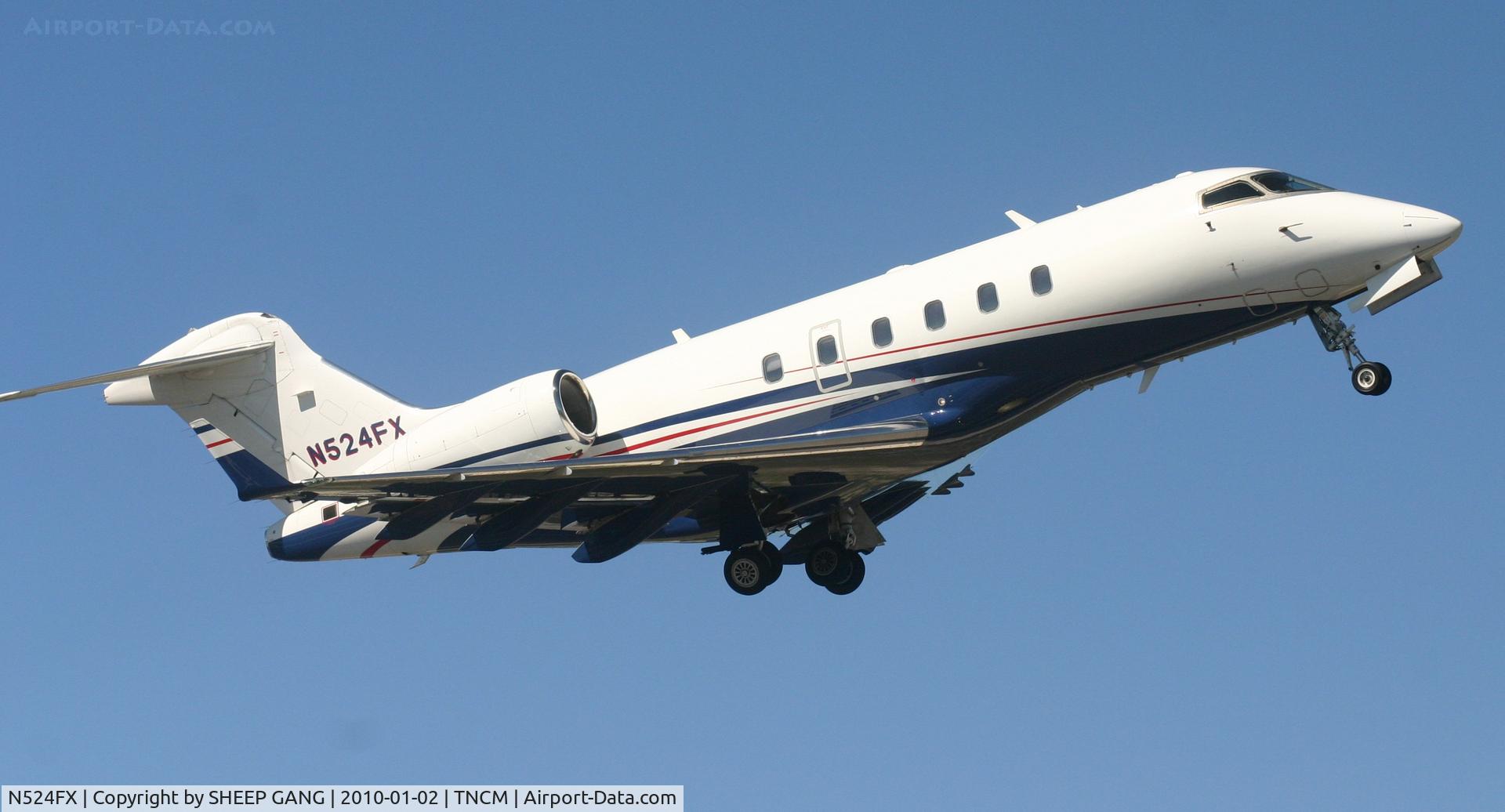 N524FX, 2006 Bombardier Challenger 300 (BD-100-1A10) C/N 20095, A next close up of the N524FX