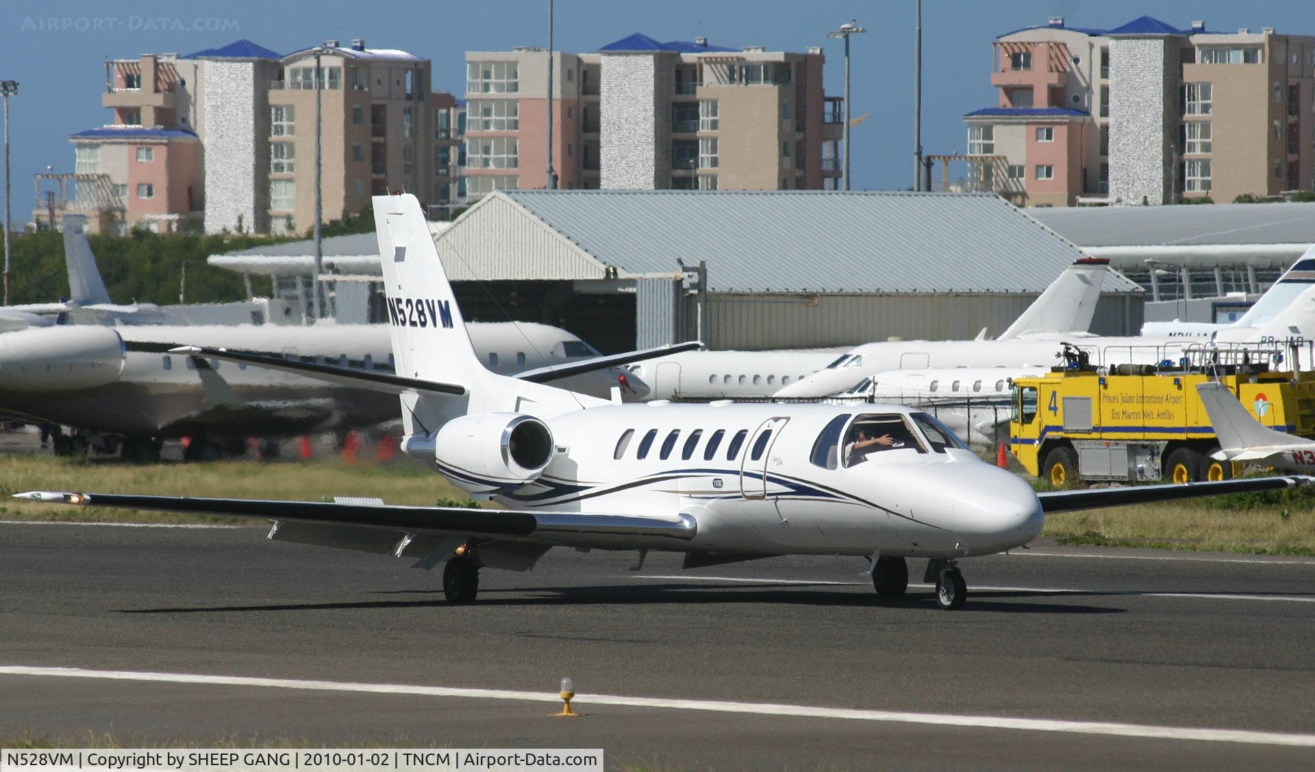N528VM, 1997 Cessna 560 Citation Ultra C/N 560-0423, N528VM just landed at TNCM