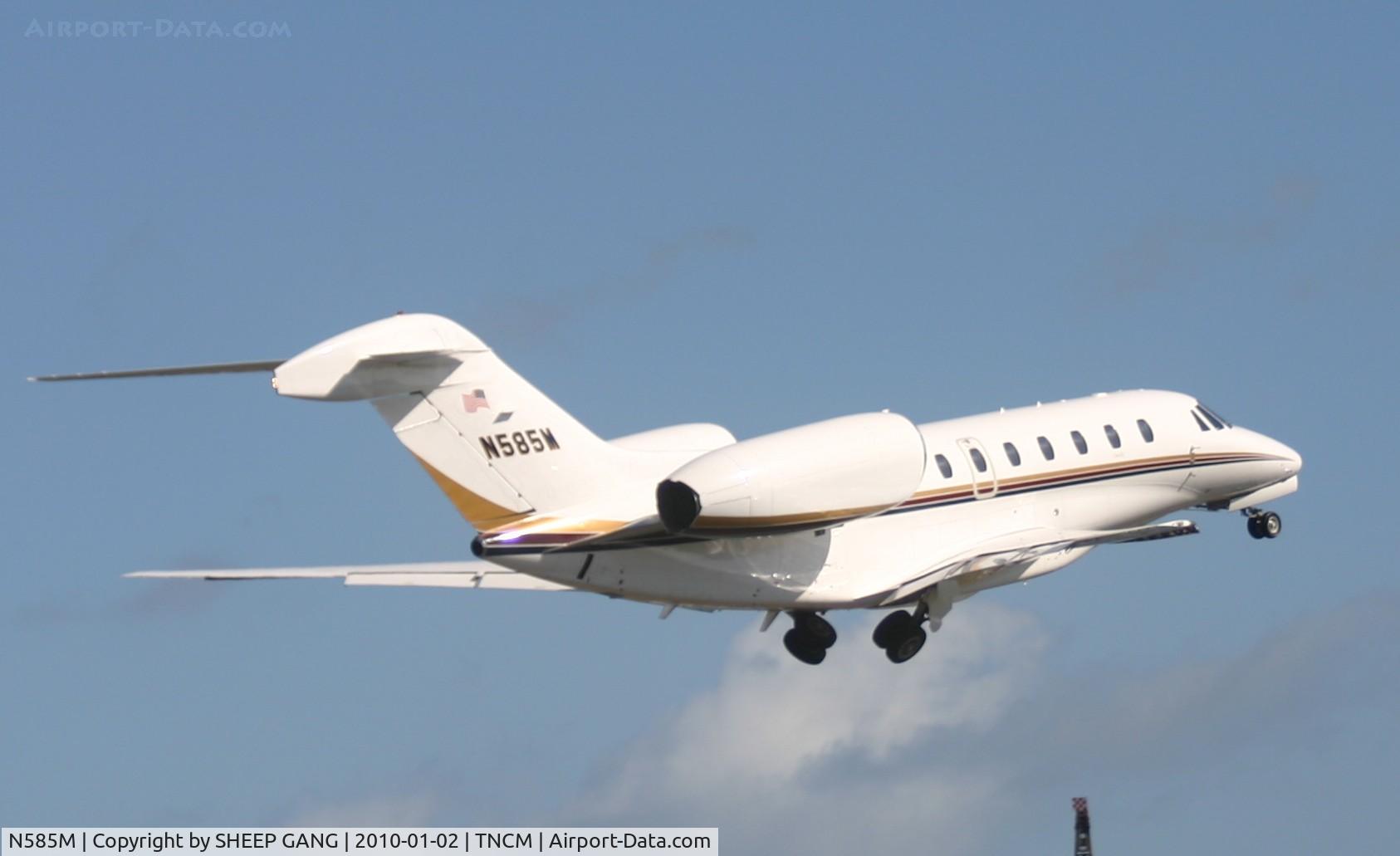 N585M, 1999 Cessna 750 Citation X C/N 750-0096, N585M departing TNCM