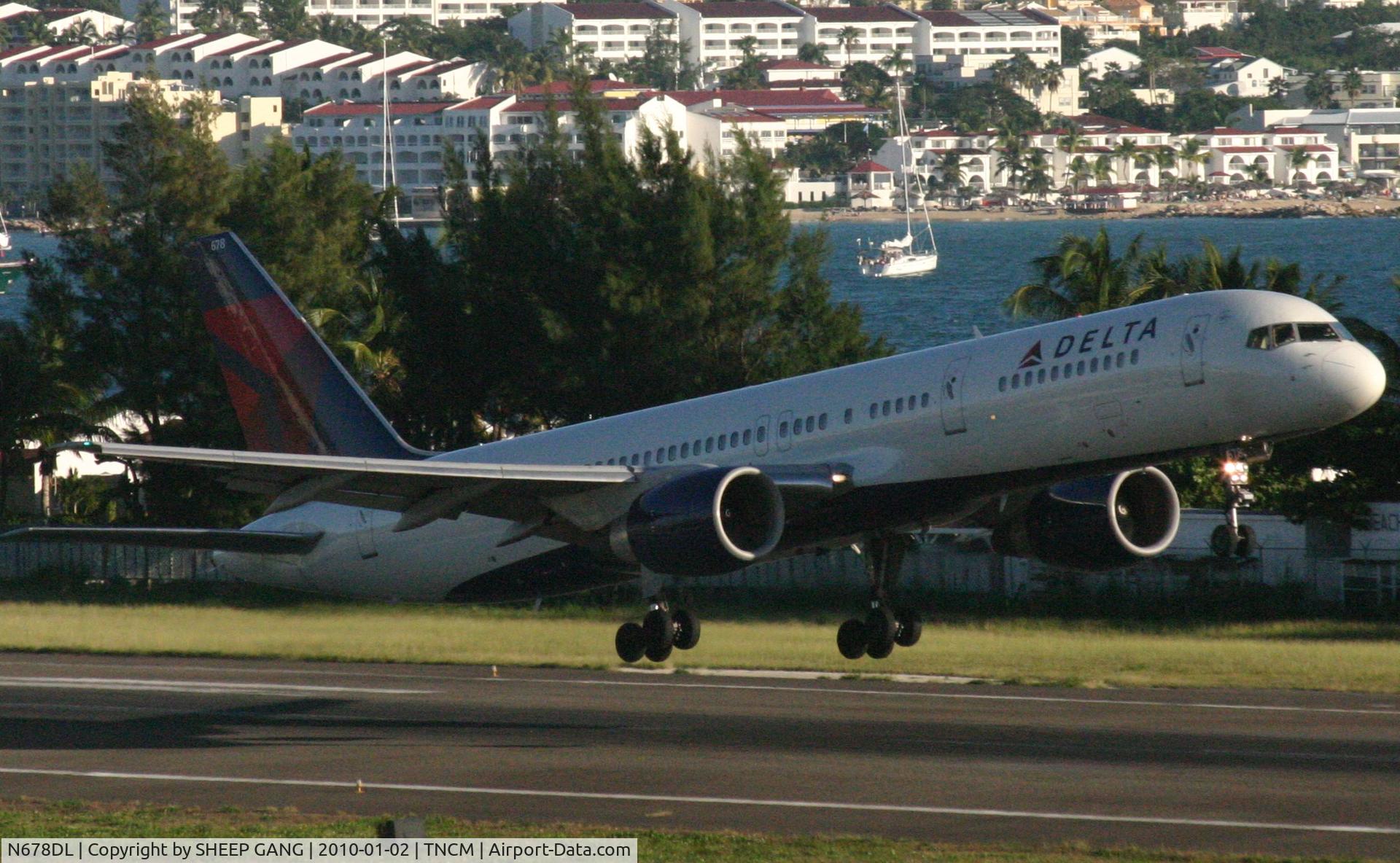N678DL, 1998 Boeing 757-232 C/N 25983, Delta airlines N678DL departing TNCM runway 28