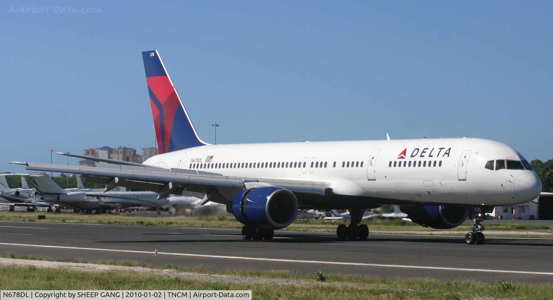 N678DL, 1998 Boeing 757-232 C/N 25983, Delta N678DL just landed at TNCM