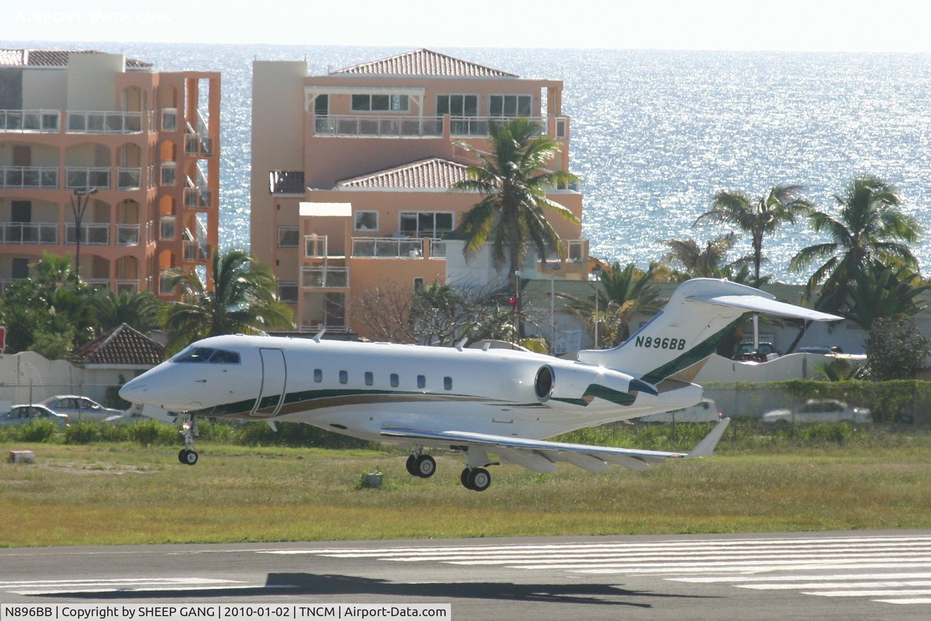 N896BB, 2007 Bombardier Challenger 300 (BD-100-1A10) C/N 20177, N896BB on the glide slope over the tresh hold landing at TNCM runway 10