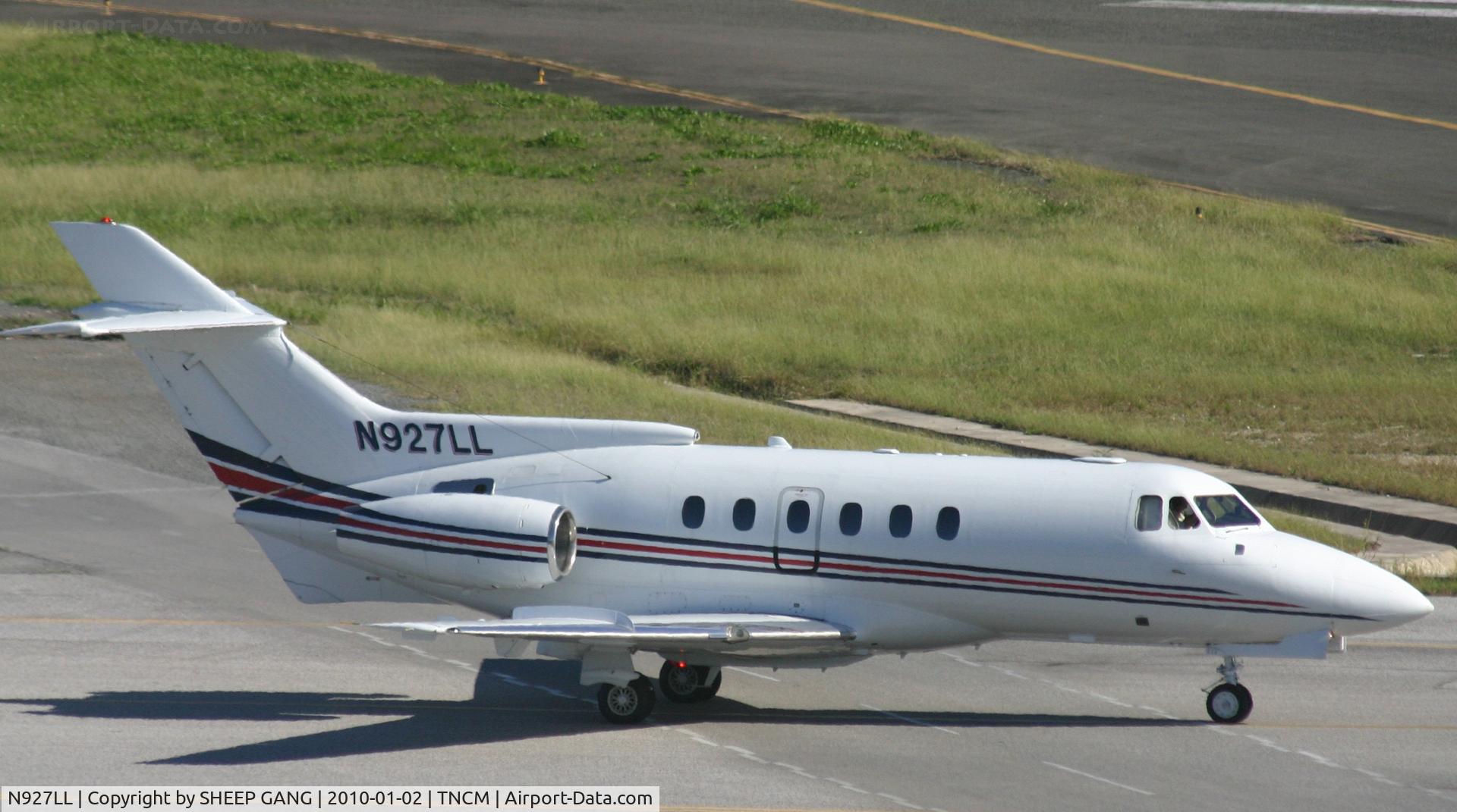 N927LL, 1981 British Aerospace HS 125-700A C/N NA0296, N927LL taxing to the holding point alpha for take off