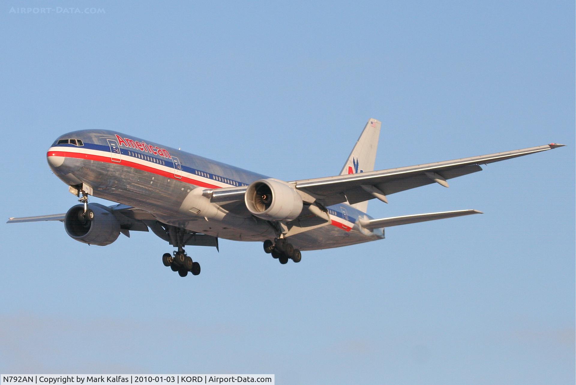 N792AN, 2000 Boeing 777-223 C/N 30253, American Airlines Boeing 777-223, AAL2350, arriving KORD RWY 28 from KDFW.
