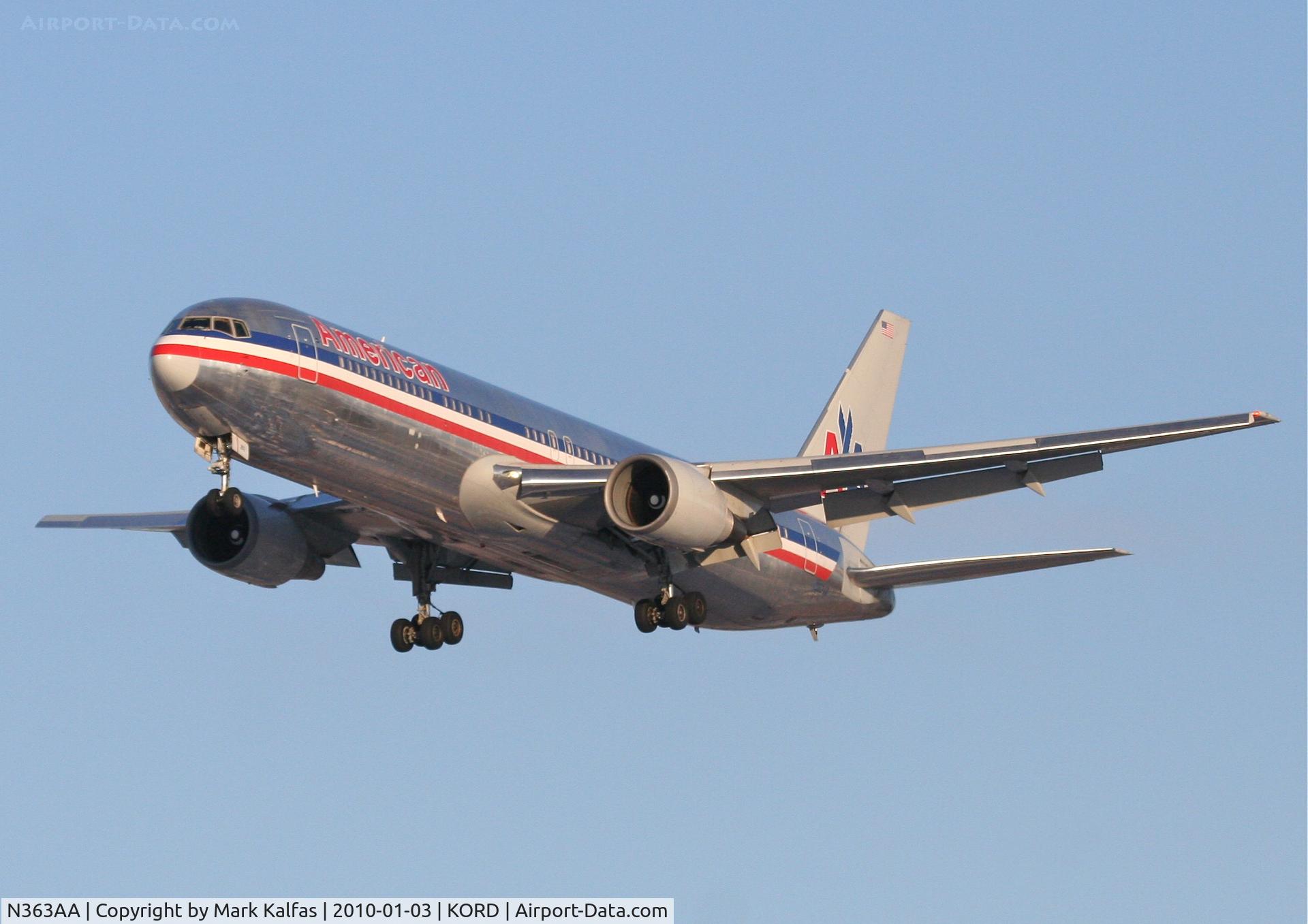 N363AA, 1988 Boeing 767-323 C/N 24044, American Airlines Boeing 767-323, AAL137, arriving KORD RWY 28 from KLAX.