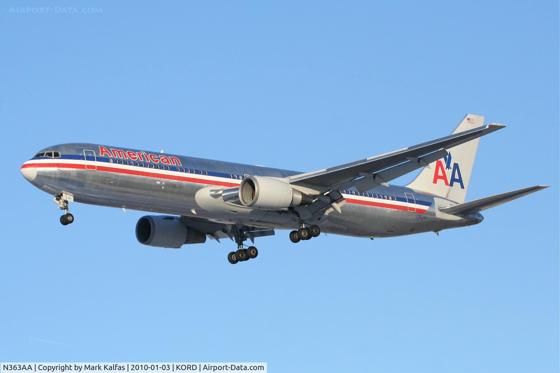 N363AA, 1988 Boeing 767-323 C/N 24044, American Airlines Boeing 767-323, AAL137, arriving KORD RWY 28 from KLAX.