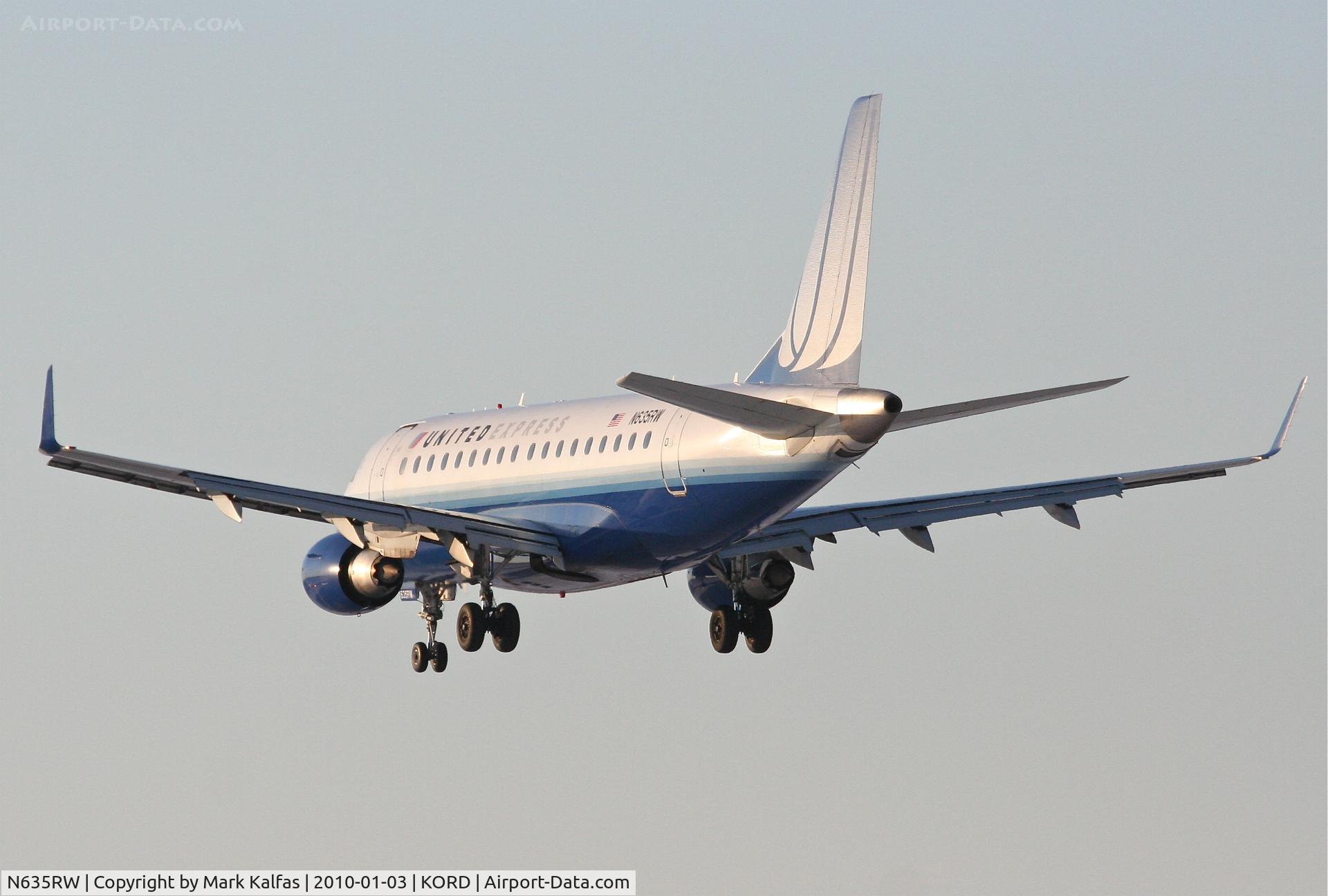 N635RW, 2004 Embraer 170SE (ERJ-170-100SE) C/N 17000056, Shuttle America ERJ-170, TCF7556, arriving KORD RWY 28 from KCLT.