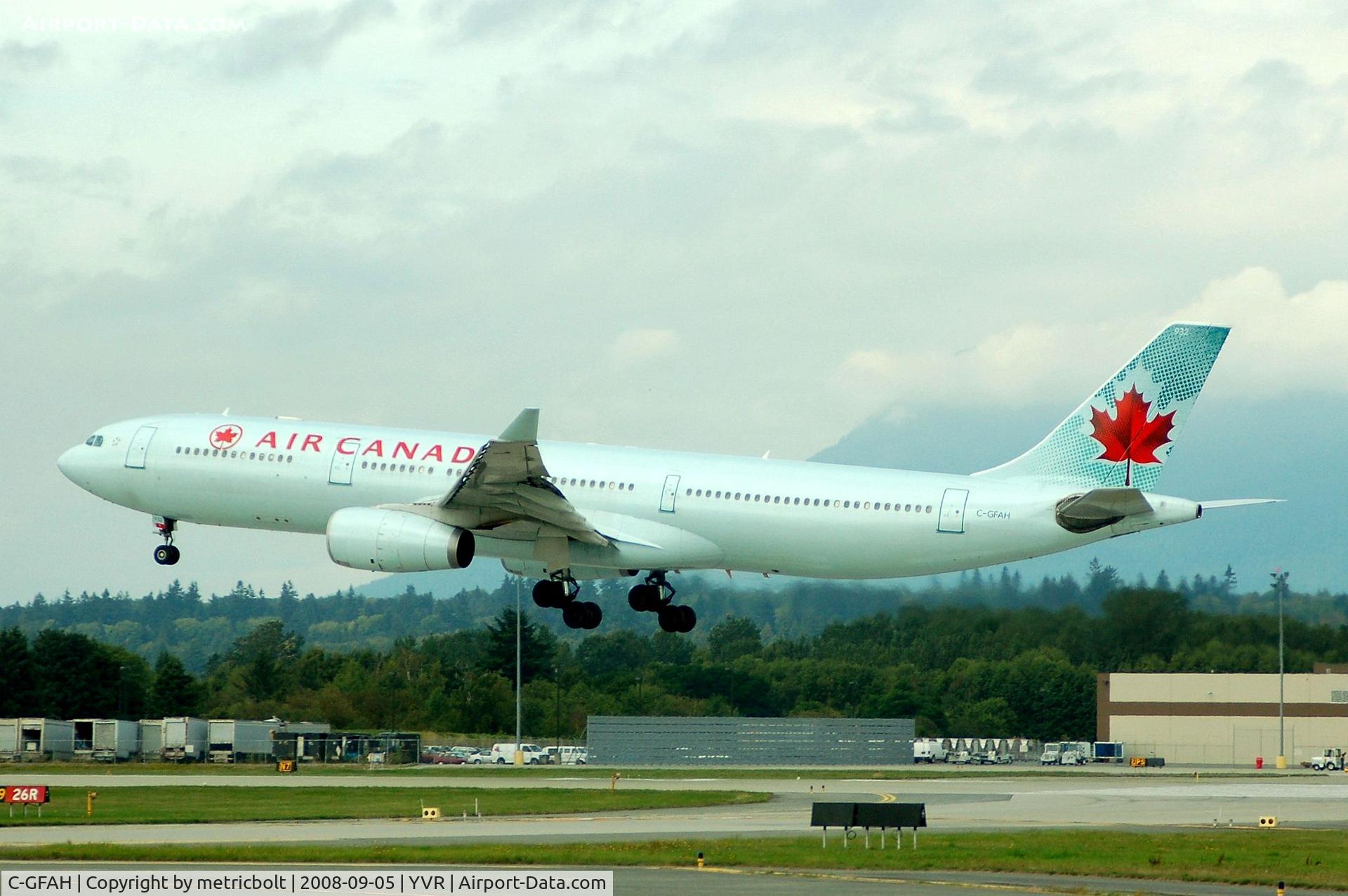 C-GFAH, 1999 Airbus A330-343 C/N 0279, Landing at YVR
