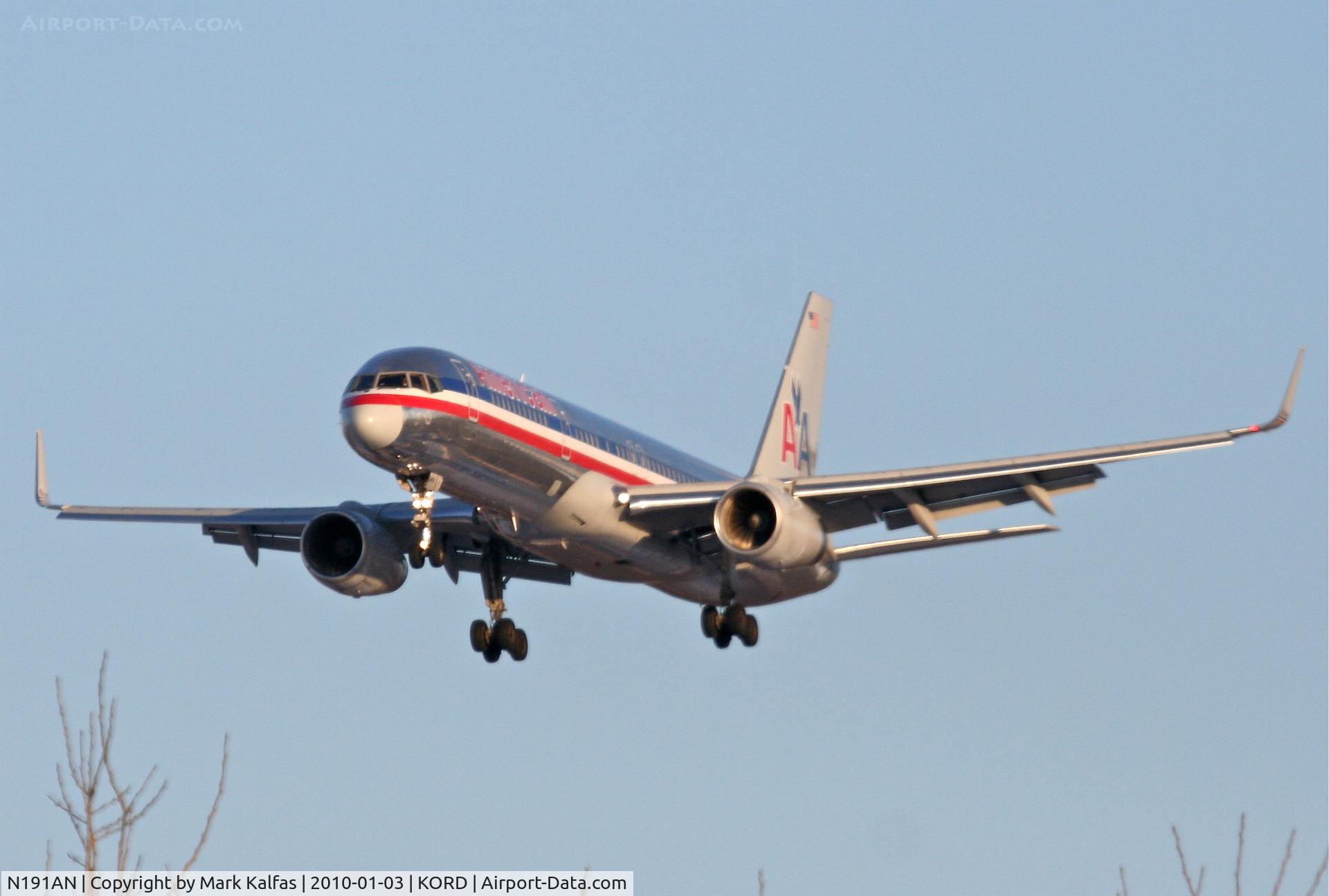 N191AN, 2001 Boeing 757-223 C/N 32385, American Airlines Boeing 757-223, AAL2378, arriving KORD RWY 28 from KEGE.