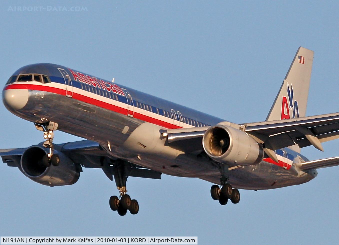 N191AN, 2001 Boeing 757-223 C/N 32385, American Airlines Boeing 757-223, AAL2378, arriving KORD RWY 28 from KEGE.