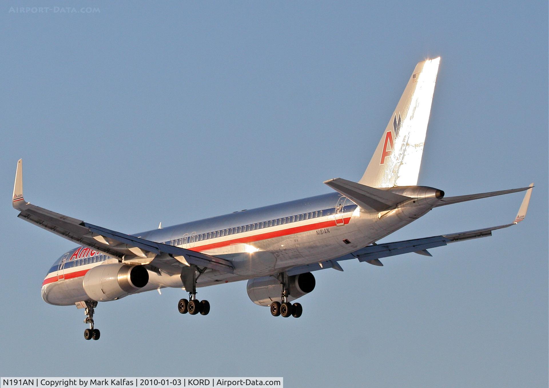 N191AN, 2001 Boeing 757-223 C/N 32385, American Airlines Boeing 757-223, AAL2378, arriving KORD RWY 28 from KEGE.