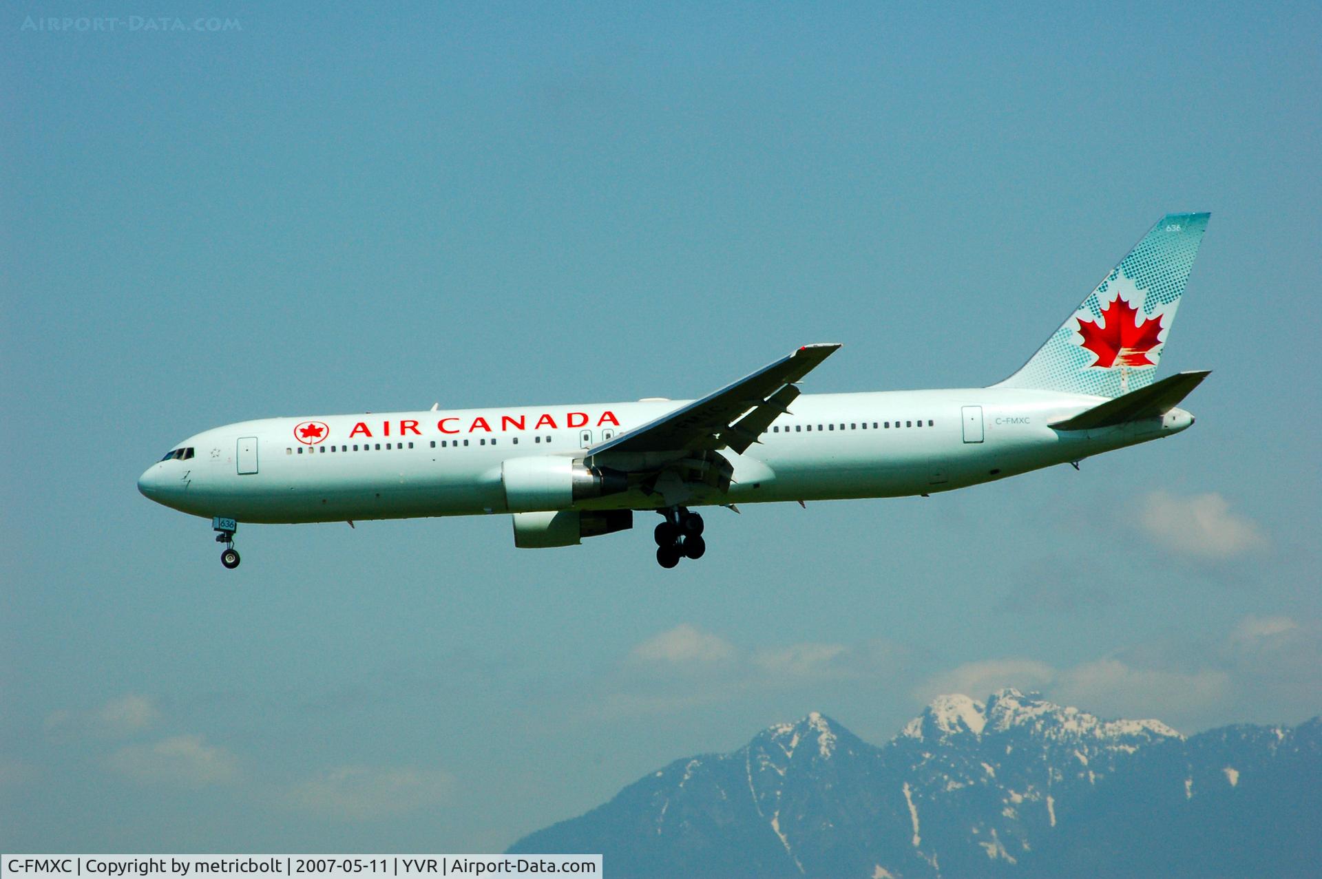 C-FMXC, 1996 Boeing 767-333/ER C/N 25588, Landing at YVR
