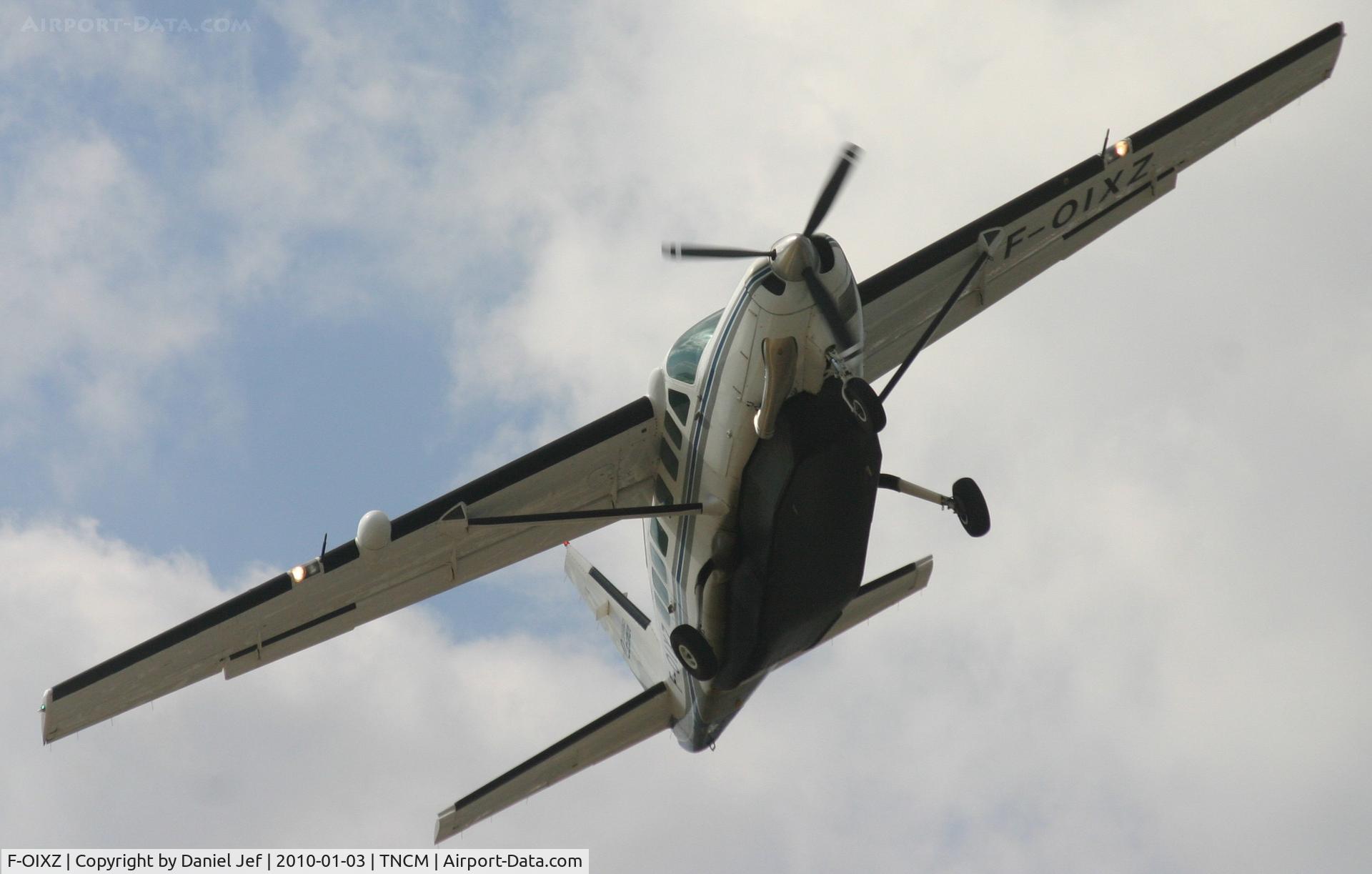 F-OIXZ, 1998 Cessna 208B Grand Caravan C/N 208B0685, F-OIXZ departing TNCM