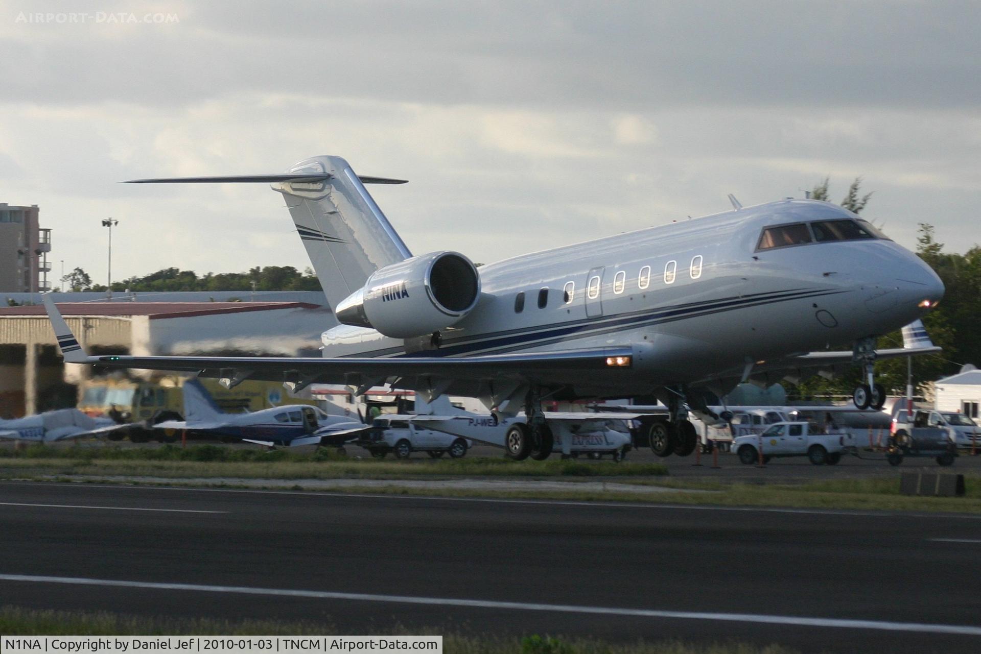 N1NA, 2000 Bombardier Challenger 604 (CL-600-2B16) C/N 5447, N1NA departing TNCM