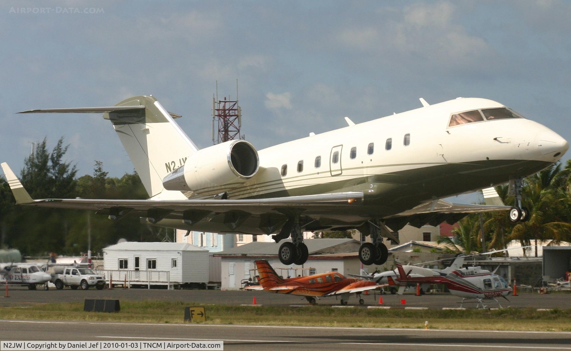 N2JW, 2002 Bombardier Challenger 604 (CL-600-2B16) C/N 5549, N2JW departing TNCM