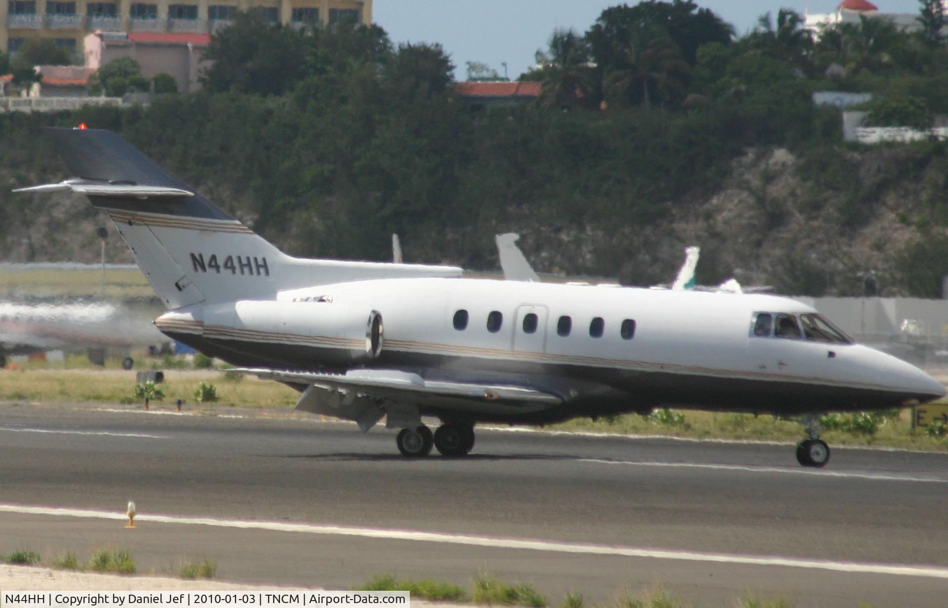 N44HH, 1992 British Aerospace BAe.125 Series 800A C/N 258223, N44HH Just landed at TNCM