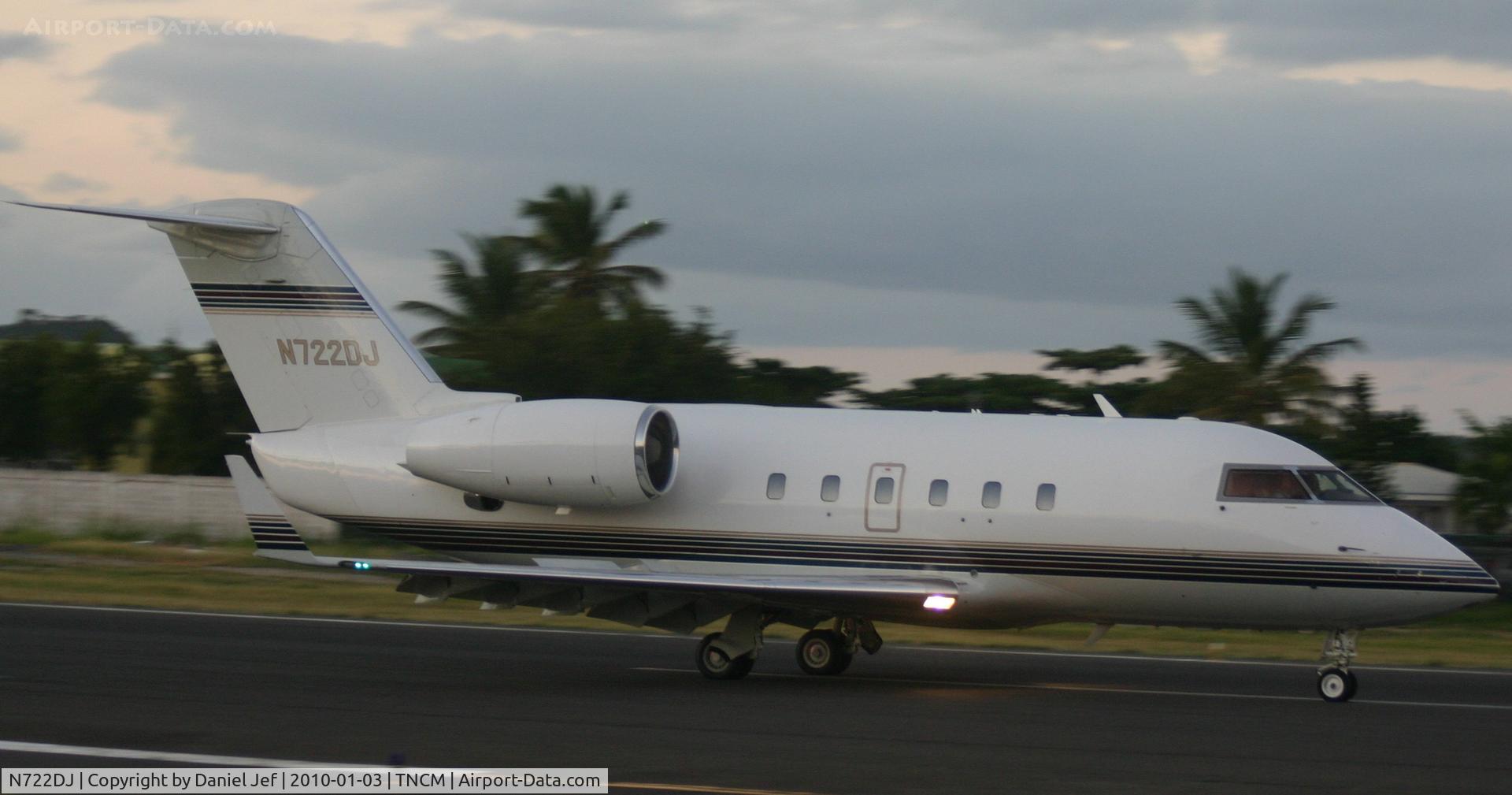 N722DJ, 1982 Canadair Challenger 600S (CL-600-1A11) C/N 1029, N722DJ departing TNCM