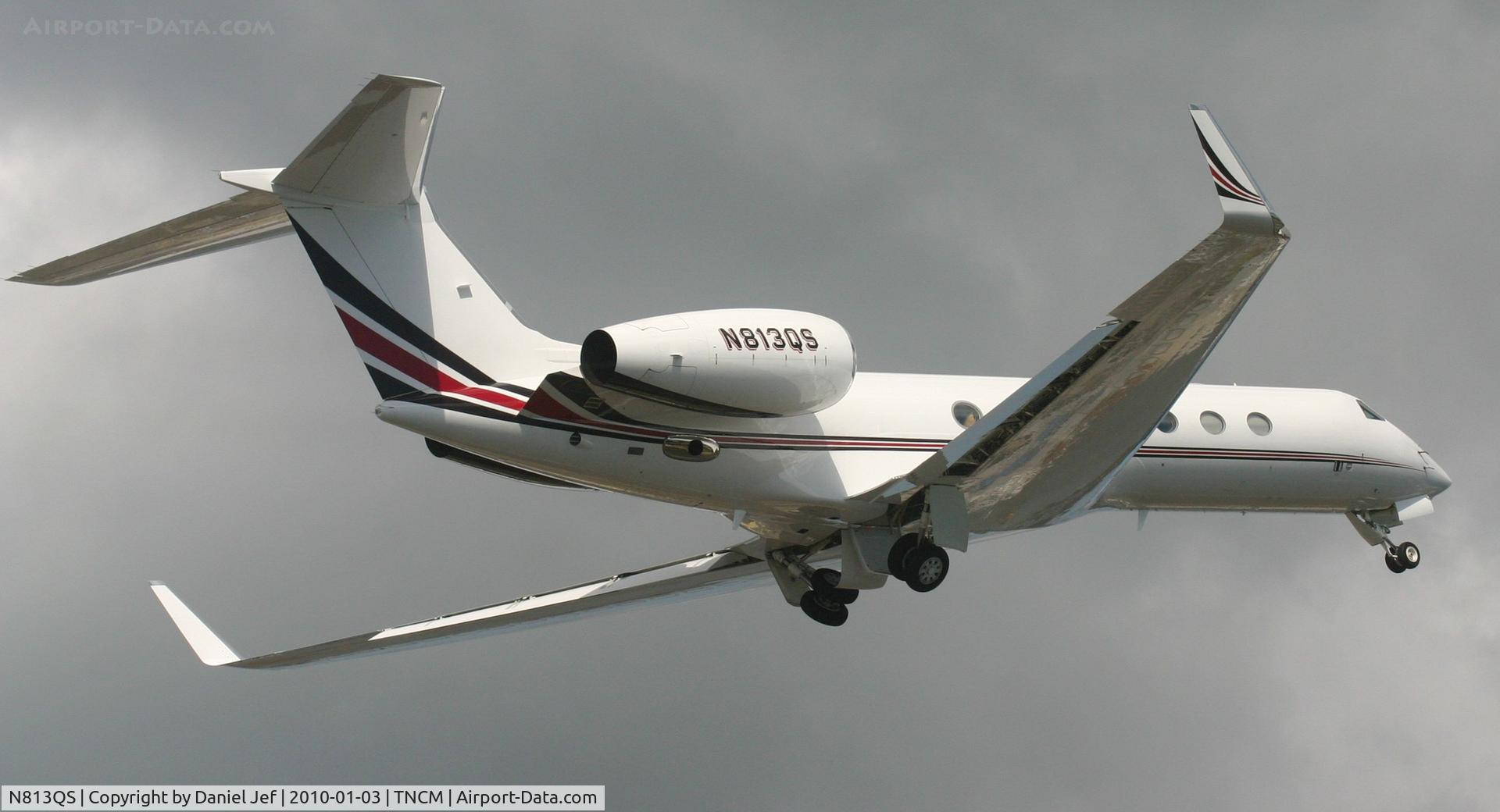 N813QS, 2007 Gulfstream Aerospace GV-SP C/N 5160, N813QS departing TNCM