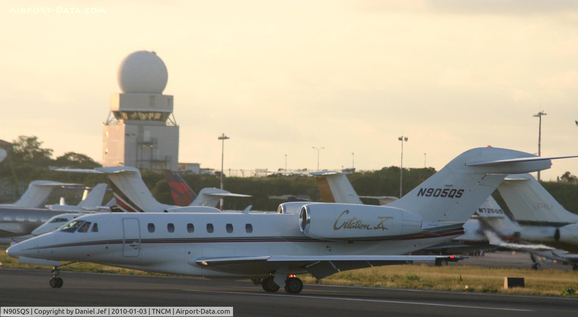 N905QS, 2000 Cessna 750 Citation X C/N 750-0105, N905QS back tracking TNCM