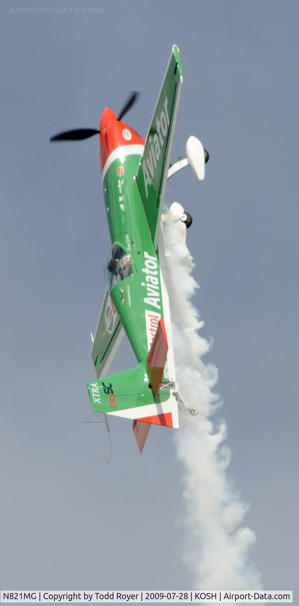 N821MG, 2006 Extra EA-300S C/N 1035, EAA AIRVENTURE 2009