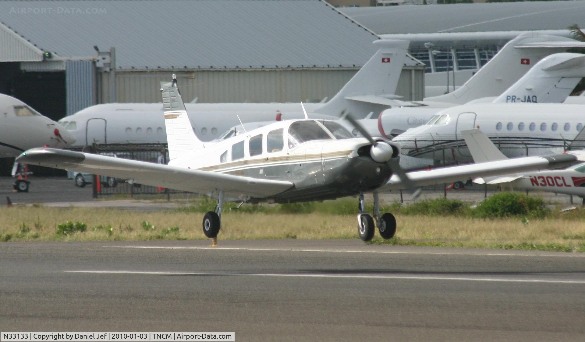 N33133, 1975 Piper PA-32-300 Cherokee Six Cherokee Six C/N 32-7540089, n33133 taking off at TNCM