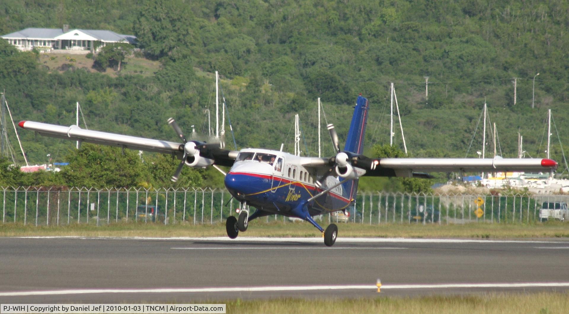 PJ-WIH, 1981 De Havilland Canada DHC-6-300 Twin Otter C/N 766, PJ-WIH landing runway 28