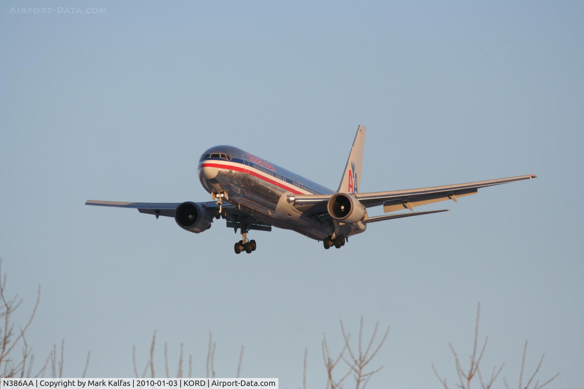 N386AA, 1994 Boeing 767-323/ER C/N 27060, American Airlines Boeing 767-323, AAL1612, arriving KORD RWY 28 from KSFO.