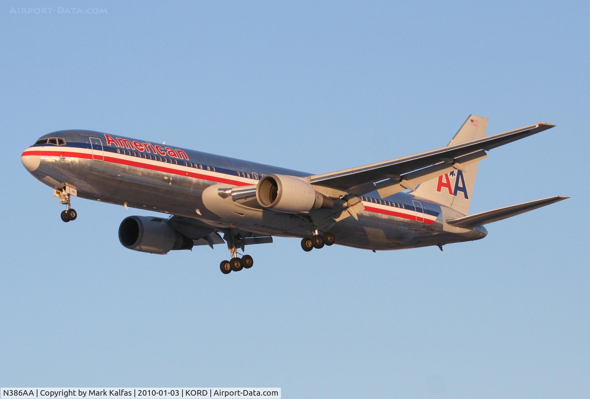N386AA, 1994 Boeing 767-323/ER C/N 27060, American Airlines Boeing 767-323, AAL1612, arriving KORD RWY 28 from KSFO.