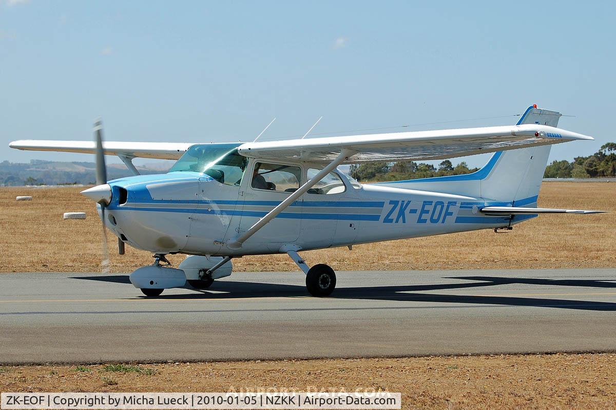 ZK-EOF, Cessna 172N C/N 17271798, At Kerikeri / Bay of Islands