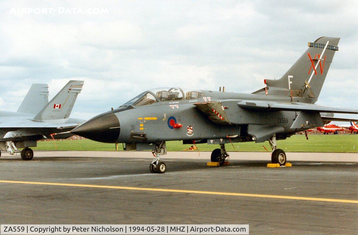 ZA559, 1981 Panavia 081/BS023/3043 C/N 081/BS023/3043, Tornado GR.1 of 15[R] Squadron on the display flight-line at the 1994 Mildenhall Air Fete.