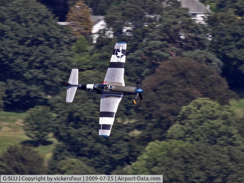 G-SIJJ, 1944 North American P-51D Mustang C/N 122-31894 (44-72035), Peter Teichman/Hangar 11. Windermere Air Show 2009.