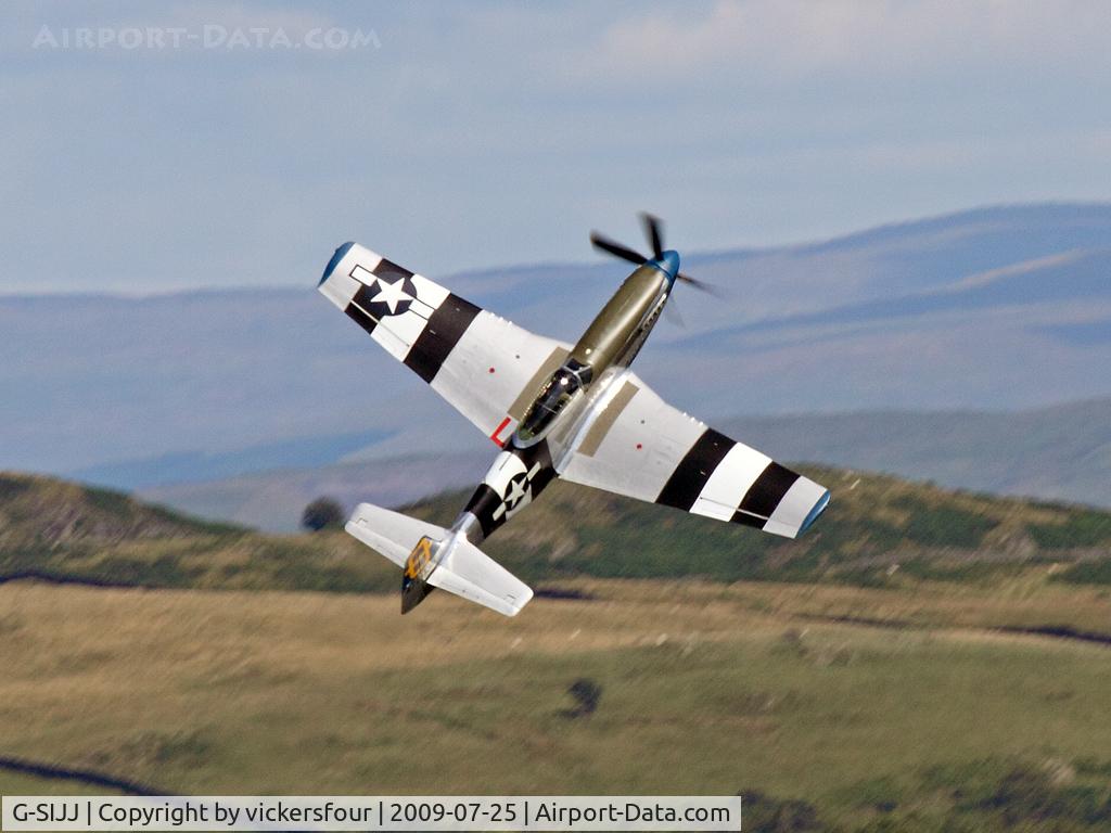 G-SIJJ, 1944 North American P-51D Mustang C/N 122-31894 (44-72035), Peter Teichman/Hangar 11. Windermere Air Show 2009.