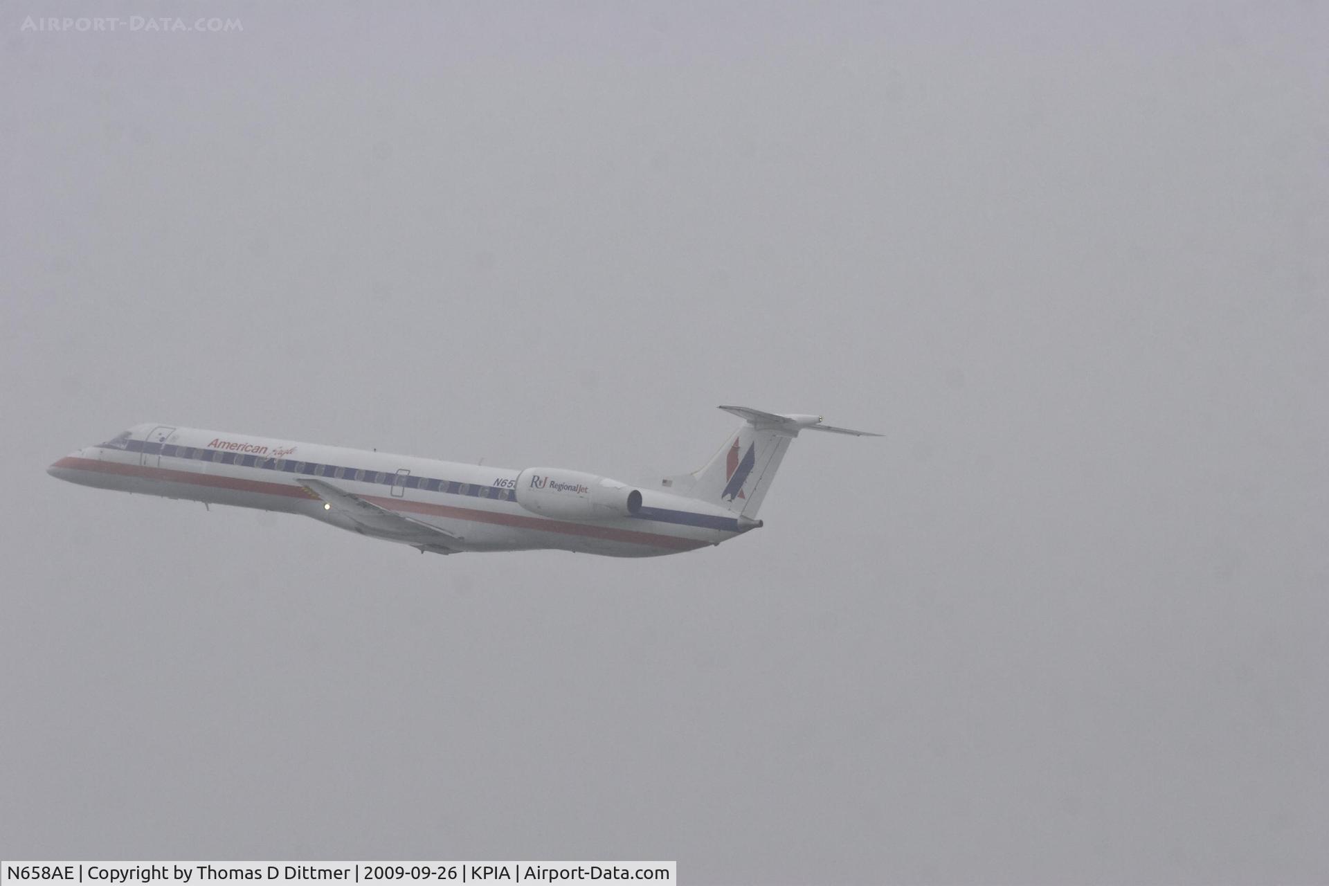 N658AE, 2003 Embraer ERJ-145LR (EMB-145LR) C/N 145760, American Eagle (N658AE) enroute to destination