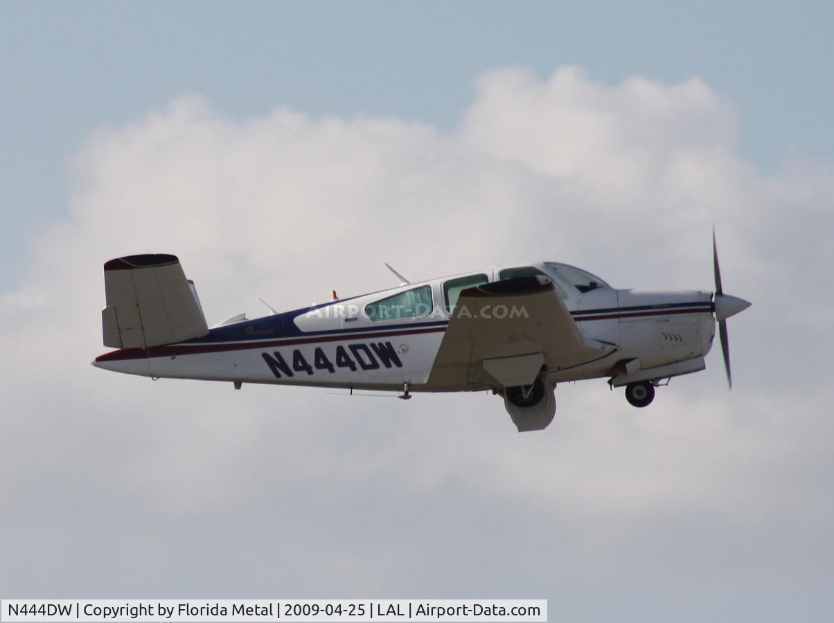 N444DW, 1972 Beech V35B Bonanza C/N D-9416, Beech V35B